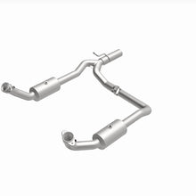 Load image into Gallery viewer, MagnaFlow 09-13 Ford E-350 Super Duty V10 6.8 OEM Underbody Direct Fit Catalytic Converter