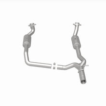 Load image into Gallery viewer, MagnaFlow 09-13 Ford E-350 Super Duty V10 6.8 OEM Underbody Direct Fit Catalytic Converter