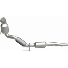 Load image into Gallery viewer, MagnaFlow 16-18 Volkswagen Jetta L4 OEM Underbody Single Direct Fit Converter