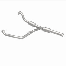 Load image into Gallery viewer, MagnaFlow 14-18 2500 V8 6.4 OEM Underbody Direct Fit Converter