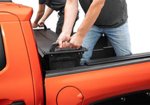 Load image into Gallery viewer, Retrax 20-26 Chev/GMC Silverado/Sierra 2500/3500 6.9ft (No Side Boxes) RetraxPRO EZ-Off FRC-4000
