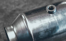 Load image into Gallery viewer, MagnaFlow Conv Uni CA 2.25in./2.25in. Straight Direct Fit Converter