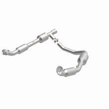 Load image into Gallery viewer, MagnaFlow 05-08 Ford E-350 Super Duty 5.4L Direct Fit Converter