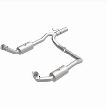 Load image into Gallery viewer, MagnaFlow 09-13 Ford E-350 Super Duty V10 6.8 OEM Underbody Direct Fit Catalytic Converter