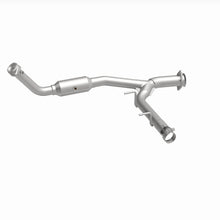 Load image into Gallery viewer, MagnaFlow 05-06 Ford Expedition 5.4L Direct Fit Converter