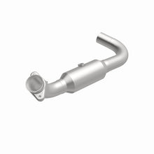 Load image into Gallery viewer, MagnaFlow 07-08 Ford Expedition 5.4L Direct Fit Converter