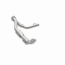 Load image into Gallery viewer, MagnaFlow 03-04 Ford Expedition 5.4L Direct Fit Converter