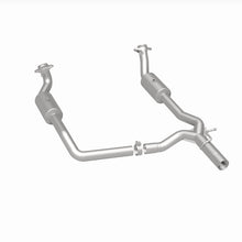 Load image into Gallery viewer, MagnaFlow 09-13 Ford E-350 Super Duty V10 6.8 OEM Underbody Direct Fit Catalytic Converter