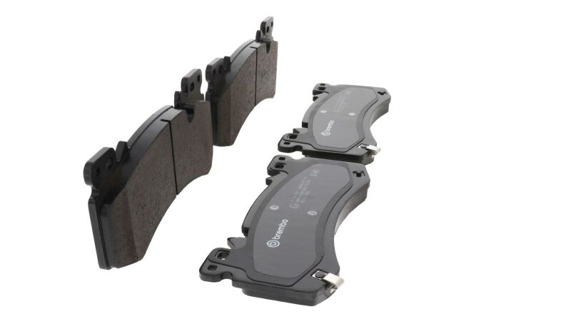 Brembo OE 21-24 Cadillac Escalade/23-24 Chevy Silverado 1500 Premium Low Ceramic Brake Pad - Front