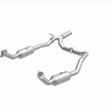 Load image into Gallery viewer, MagnaFlow 17-18 Ford E-350 6.8L Direct Fit Converter
