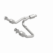 Load image into Gallery viewer, MagnaFlow 14-15 Chevrolet Silverado 1500 Underbody 4.3L / 5.3L Direct-Fit Catalytic Converter