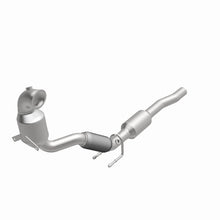 Load image into Gallery viewer, MagnaFlow 16-18 Volkswagen Jetta L4 OEM Underbody Single Direct Fit Converter