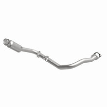 Load image into Gallery viewer, MagnaFlow Direct Fit Catalytic Converter 10-13 Land Rover LR4 V8 5.0L OEM Underbody