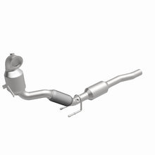 Load image into Gallery viewer, MagnaFlow 16-18 Volkswagen Jetta L4 OEM Underbody Single Direct Fit Converter