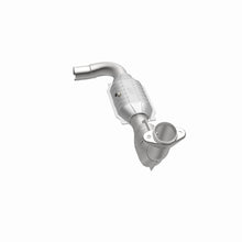 Load image into Gallery viewer, MagnaFlow 99-00 Ford Exped 4.6L Direct Fit Converter