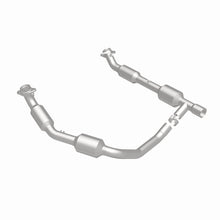 Load image into Gallery viewer, MagnaFlow 05-08 Ford E-350 Super Duty 5.4L Direct Fit Converter