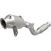 Load image into Gallery viewer, MagnaFlow 16-17 Metris L4 2 OEM Underbody Direct Fit Converter