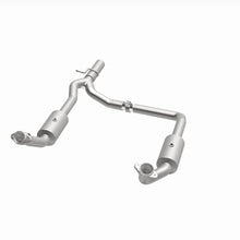 Load image into Gallery viewer, MagnaFlow 09-13 Ford E-350 Super Duty V10 6.8 OEM Underbody Direct Fit Catalytic Converter