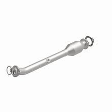 Load image into Gallery viewer, MagnaFlow Direct Fit Catalytic Converter OEM 05-06 Nissan Pathfinder 4.0L
