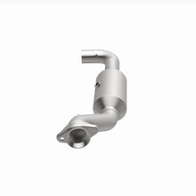 Load image into Gallery viewer, MagnaFlow 18-21 Ford Expedition Left Underbody 3.5L Direct Fit Catalytic Converter