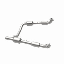 Load image into Gallery viewer, MagnaFlow 05-08 Ford E-350 Super Duty 5.4L Direct Fit Converter