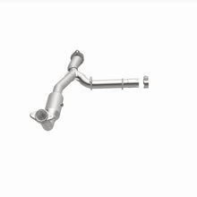 Load image into Gallery viewer, MagnaFlow 05-06 Ford Expedition 5.4L Direct Fit Converter