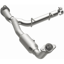 Load image into Gallery viewer, MagnaFlow 05-06 Ford Expedition 5.4L Direct Fit Converter