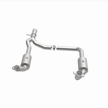 Load image into Gallery viewer, MagnaFlow 09-13 Ford E-350 Super Duty V10 6.8 OEM Underbody Direct Fit Catalytic Converter