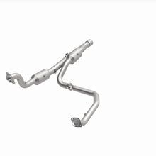 Load image into Gallery viewer, MagnaFlow 14-18 2500 V8 6.4 OEM Underbody Direct Fit Converter