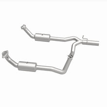Load image into Gallery viewer, MagnaFlow 09-13 Ford E-350 Super Duty V10 6.8 OEM Underbody Direct Fit Catalytic Converter