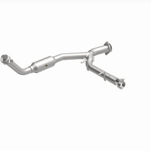 Load image into Gallery viewer, MagnaFlow 05-06 Ford Expedition 5.4L Direct Fit Converter