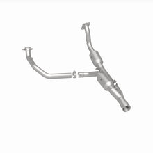 Load image into Gallery viewer, MagnaFlow 14-18 2500 V8 6.4 OEM Underbody Direct Fit Converter