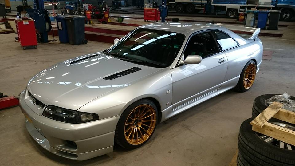 Universal Fitment Hood Vents, Long                      Universal Fitment Hood Vents, Long