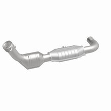 Load image into Gallery viewer, MagnaFlow 99-00 Ford Exped 4.6L Direct Fit Converter