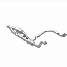 Load image into Gallery viewer, MagnaFlow 14-18 2500 V8 6.4 OEM Underbody Direct Fit Converter