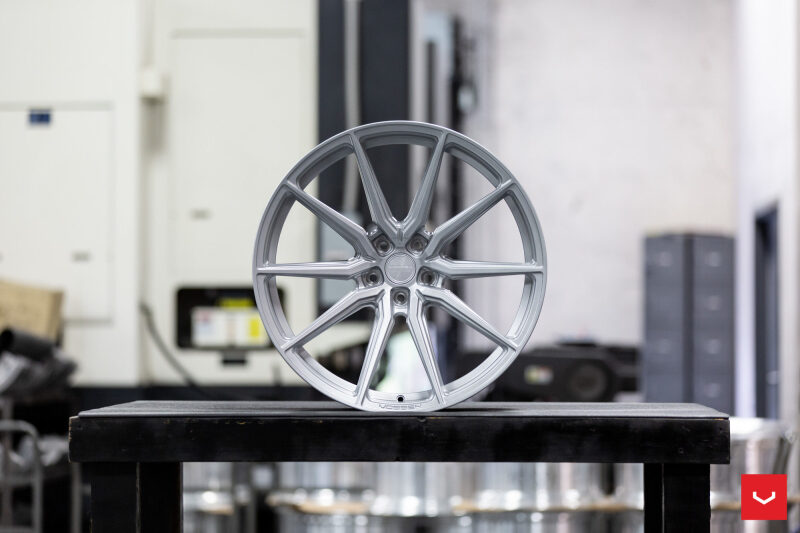 Vossen HF-3 21x10 / 5x127 / ET30 / 71.5 / Deep - Satin Silver Wheel