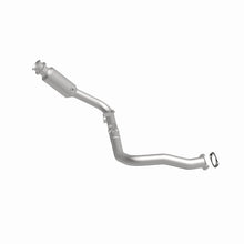 Load image into Gallery viewer, MagnaFlow Direct Fit Catalytic Converter 10-13 Land Rover LR4 V8 5.0L OEM Underbody
