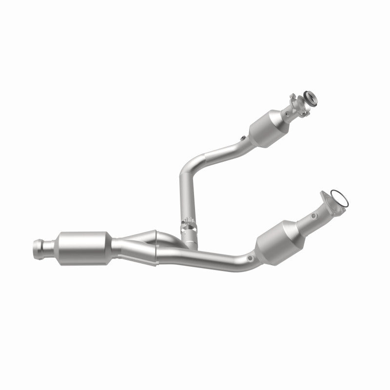 MagnaFlow 14-15 Chevrolet Silverado 1500 Underbody 4.3L / 5.3L Direct-Fit Catalytic Converter