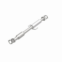 Load image into Gallery viewer, MagnaFlow 14-15 Cadenza 3.3L Underbody Direct Fit Converter