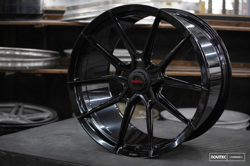 Vossen x Novitec NF10 22x12.5 - 5x114.3 BP - ET46 - Gloss Black Ferrari 812 Superfast/GTS Rear Wheel