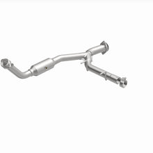 Load image into Gallery viewer, MagnaFlow 05-06 Ford Expedition 5.4L Direct Fit Converter