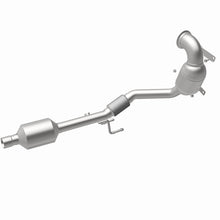Load image into Gallery viewer, MagnaFlow Direct Fit Catalytic Converter 19-20 Volkswagen Jetta 1.4L Underbody