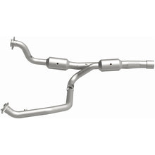 Load image into Gallery viewer, MagnaFlow 14-18 2500 V8 6.4 OEM Underbody Direct Fit Converter