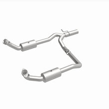 Load image into Gallery viewer, MagnaFlow 09-13 Ford E-350 Super Duty V10 6.8 OEM Underbody Direct Fit Catalytic Converter