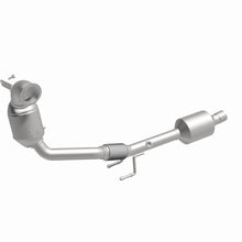 Load image into Gallery viewer, MagnaFlow Direct Fit Catalytic Converter 19-20 Volkswagen Jetta 1.4L Underbody