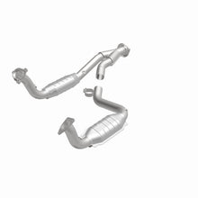Load image into Gallery viewer, MagnaFlow 2003 Chevrolet SSR 5.3L Direct Fit Converter