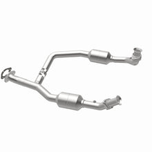 Load image into Gallery viewer, MagnaFlow 2003 Ford E-350 Super Duty 5.4L Direct Fit Converter