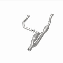 Load image into Gallery viewer, MagnaFlow 14-18 2500 V8 6.4 OEM Underbody Direct Fit Converter