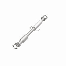 Load image into Gallery viewer, MagnaFlow 14-15 Cadenza 3.3L Underbody Direct Fit Converter
