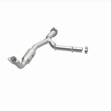 Load image into Gallery viewer, MagnaFlow 05-06 Ford Expedition 5.4L Direct Fit Converter